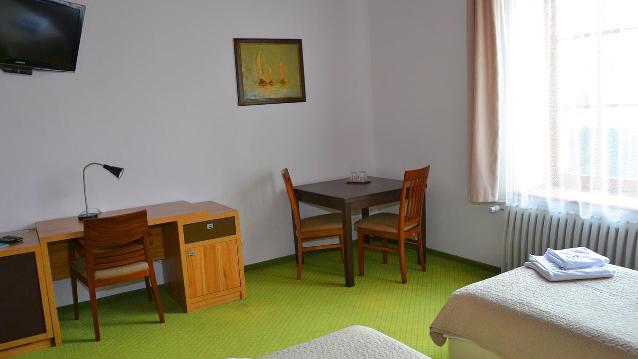 Tawerna Kaper Hotel Iława Exterior foto